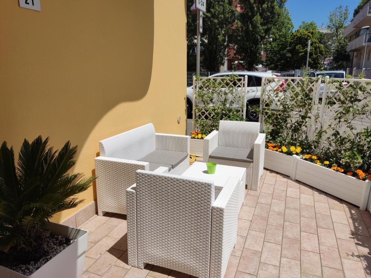 Residence Yellow Rimini Exterior photo